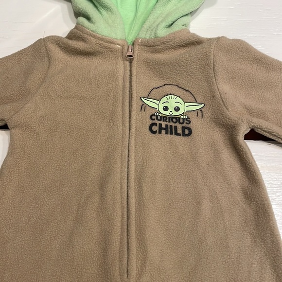 0-3 months Star Wars Baby Yoda The Child Mandolorian footed footies onesie - Picture 4 of 12
